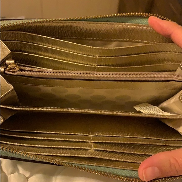 Kate Spade Wallet - Picture 3 of 3